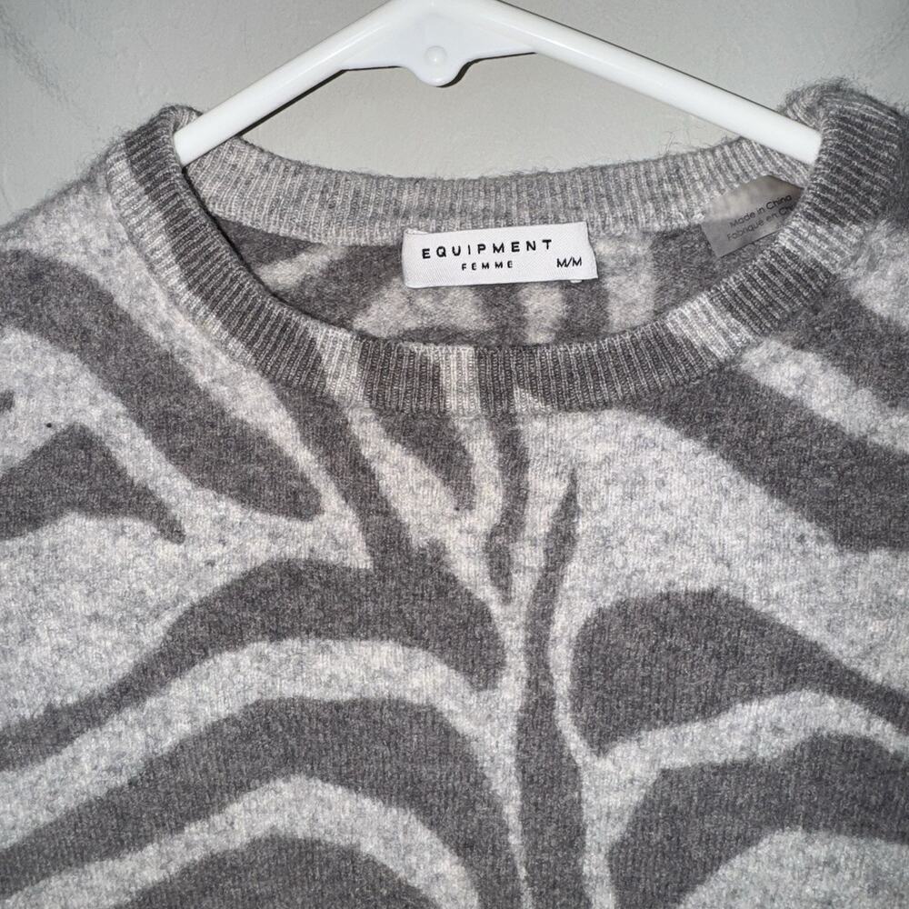 Equipment Femme 100% Cashmere Sweater Zebra Print Gray- SHRUNKEN SEE MEASUREMENT - Picture 8 of 9